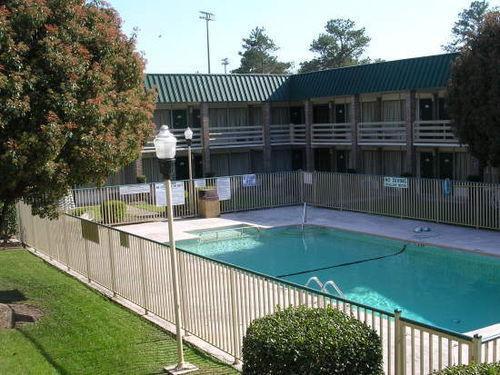 Motel 6 Columbia - University Of South Carolina Exterior photo